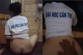 Красивый врач заманчиво пациентов