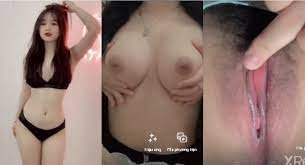 Сексуальная девушка увлечена изучением
