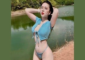 Привлекательные женщины связаны с горячим фильмом